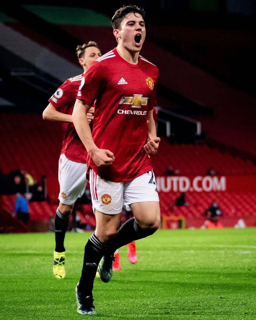 窗口期纽卡斯尔调整名单以备欧联，防线松动环节打磨，球迷炸锅，训练强度明显提升(fm2023首席球探推荐)-3377体育平台